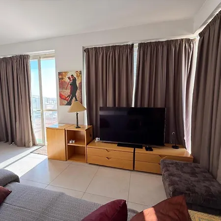 Penthouse In Kappara Apartmán *